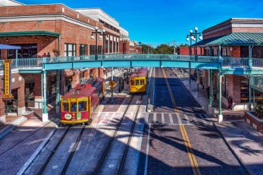 Ybor şehir Tampa Bay, Florida. 19 Ocak 2019 Centro Ybor karmaşık ve renkli tramvay. Ybor şehir Tampa tarihi bir mahalle bulunmaktadır. (4).