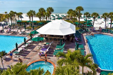 St Pete Beach, Florida. 25 Ocak 2019. The Don Cesar Hotel ve St Pete Beach alan Oda. Efsanevi pembe Palace of St. Pete Beach (2)
