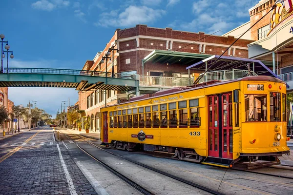 Ybor şehir Tampa Bay, Florida. 19 Ocak 2019 tramvay Ybor Centro merkeze yakın
