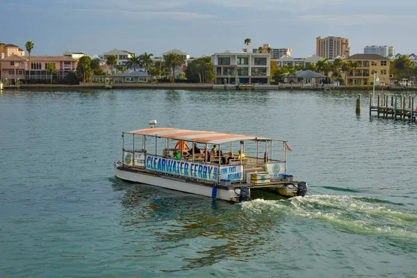 Klarwasserstrand Florida Januar 2019 Menschen Genießen Fähre Der Nähe Von — Stockfoto