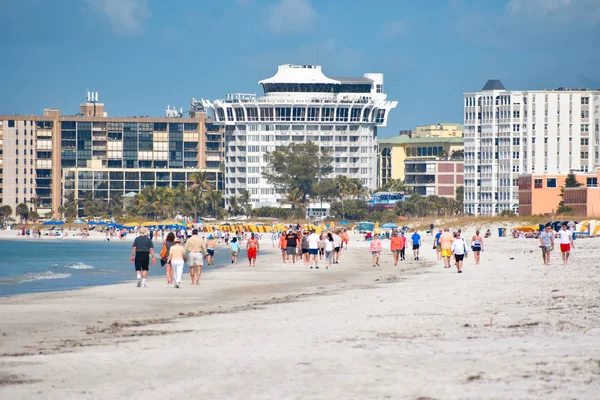 Clearwater Beach Florida Januari 2019 Människor Som Vandrar Pete Beach — Stockfoto