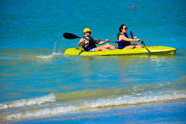 Pete Beach Florida January 2019 Couple Practice Kayaking Pete Beach — Stock Photo, Image