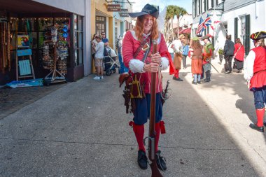 St Augustine, Florida. 26 Ocak 2019. 17. yüzyıl İspanyol asker olarak Florida Historic Coast için yapılan giyinmiş adam.