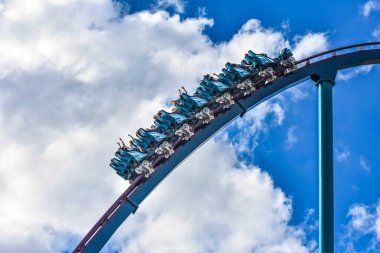 Orlando, Florida. 26 Aralık 2018. At Seaworld International Drive alanı (10 şaşırtıcı rollercoaster zevk insanlarla yolculuk).
