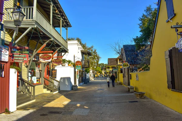 San Agustín Florida Enero 2019 Pareja Caminando Calle George Old —  Fotos de Stock