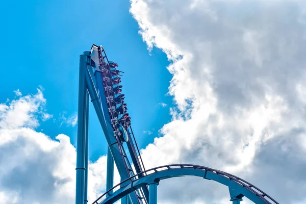 Orlando Floridě Prosince 2018 Lidé Vzrušení Pro Jízdu Tobogánu Mako — Stock fotografie