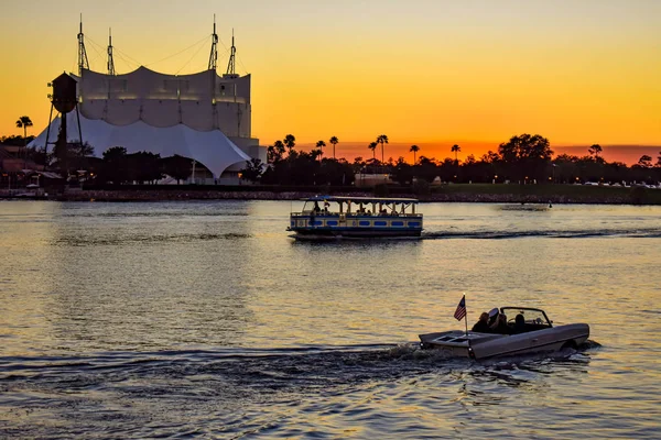 Orlando Florida Januar 2019 Wassertaxi Amphibisches Auto Auf Silhoutte Des — Stockfoto