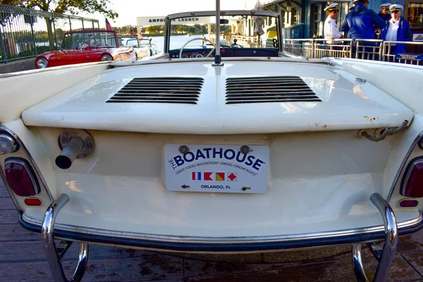 Orlando Florydzie Stycznia 2019 Biały Samochód Amfibia Uruchamiania Kierowcy Okolicy — Zdjęcie stockowe