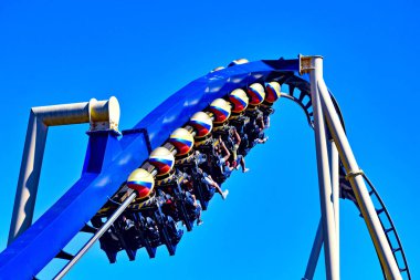 Tampa, Florida. Aralık 26, 2018, Montu Rollercoaster Bush Gardens şaşırtıcı. Montu yedi silinme Bush bahçeleri Tampa Bay adlı vardır.