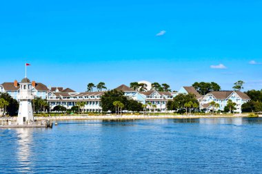 Orlando, Florida. 09 Şubat 2019 panoramik deniz feneri ve Village Hotel Lake Buena Vista alanda (2)