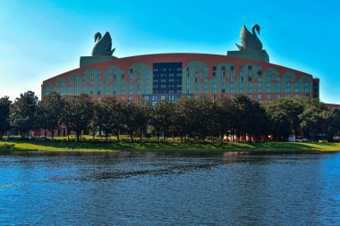 Orlando, Florida. 09 Şubat 2019. Renkli hotel Lake Buena Vista alanı (3 adlı panoramik manzaralı).