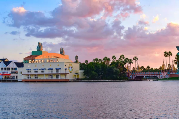 Orlando Florida Februar 2019 Panoramablick Auf Tanzsaal Und Bunte Brücke — Stockfoto