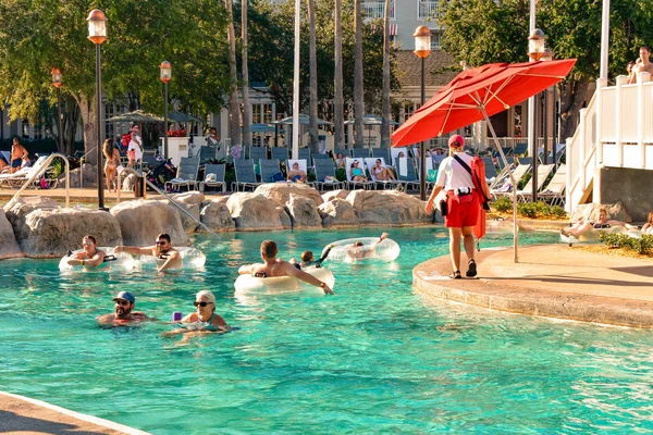 Orlando Florida Február 2019 Mindenki Élvezi Luna Park Pool Area — Stock Fotó