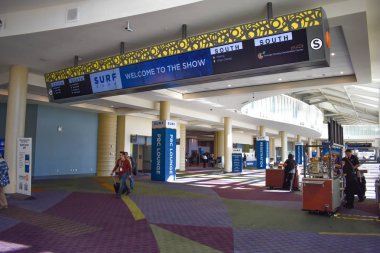 Orlando, Florida. 12 Ocak 2019. Sörf Expo kayıt içinde Orlando Kongre Merkezi'nde Uluslararası sürücü alanı (2)