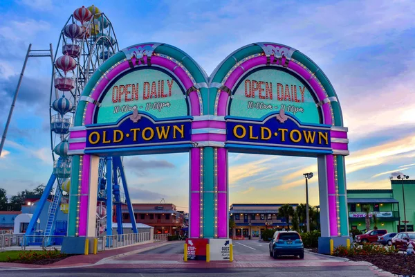 Orlando Floride Décembre 2018 Arcs Entrée Éclairés Grande Roue Colorée — Photo