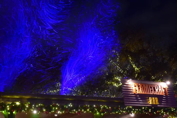 Orlando Florida November 2018 Artificial Snow Illuminated Blue Flamecraft Sign — Stock Photo, Image