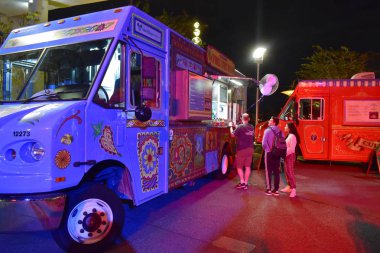 Orlando, Florida. 24 Kasım 2018 renkli Foodtruck, Lake Buena Vista