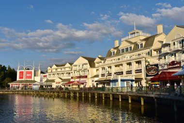 Orlando, Florida. 16 Kasım 2018 renkli-of--century boardwalks Lake Buena Vista alan Atlantic City'de böyle kıyı şehirlerde