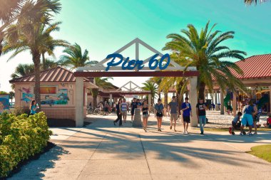 Clearwater Beach, Florida. 18 Ekim 2018 Piere 60 boardwalk ana giriş.