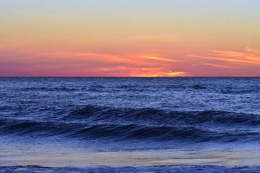 Clearwater, Florida. Ekim 21,2018 mavi okyanus Clearwater Beach günbatımı renkli arka plan üzerinde..