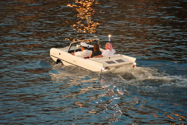 Orlando Florida November 2018 People Having Fun Aquatic Vintage Car — Stock Photo, Image