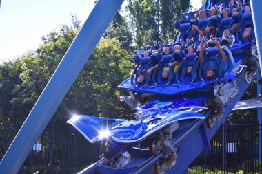 Orlando, Florida. 19 Ekim 2018 komik zevk insanlar Manta Ray lunapark treni Seaworld Tema Parkı, çelik .