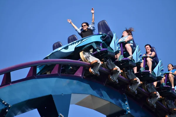 Orlando Florida Ottobre 2018 Ragazzo Eccitato Divertirsi Mako Rollercoaster Seaworld — Foto Stock
