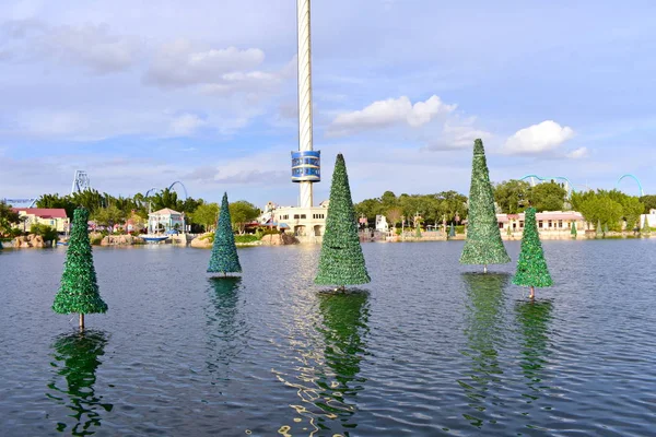 Orlando Florydzie Października 2018 Sky Tower Święta Drzewa Tle Pochmurnego — Zdjęcie stockowe