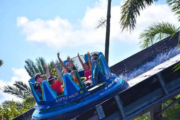 Orlando Floride Octobre 2018 Famille Bord Radeau Bateau Appréciant Infinity — Photo