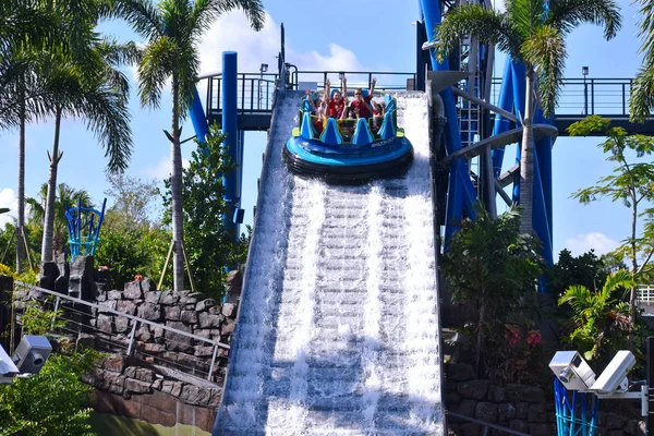Orlando Florida Octubre 2018 Amigos Disfrutan Impresionante Descenso Infinity Falls — Foto de Stock