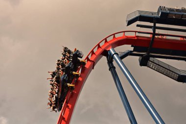 Tampa, Florida. 06 Ekim 2018. Komik insanlar müthiş Sheikra Rollercoaster Bush bahçeleri Tampa Bay, zevk