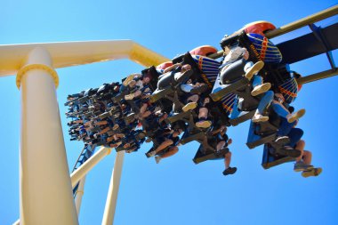 Tampa, Florida. 18 Ekim 2018. Thrillseekers Bush bahçeleri Tampa Bay, Montu Rollercoaster ride.