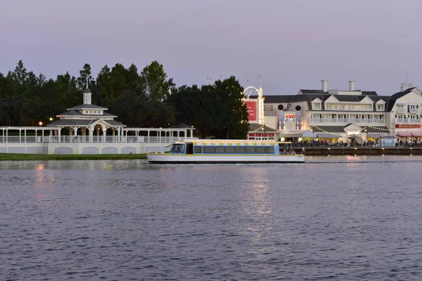 Orlando Florida October 2018 Taxi Boat Leaving Boardwalk Front Lovely — Stock Photo, Image