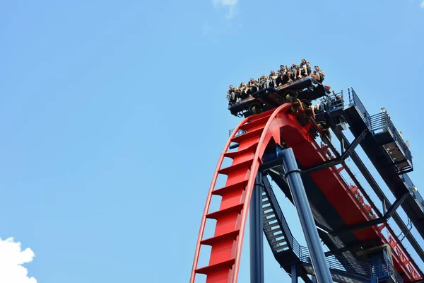 Tampa, Florida. 06 Ekim 2018. 200 feet, düz, Bush bahçeleri Tema parkı 90 Sheikra Rollercoaster zevk.