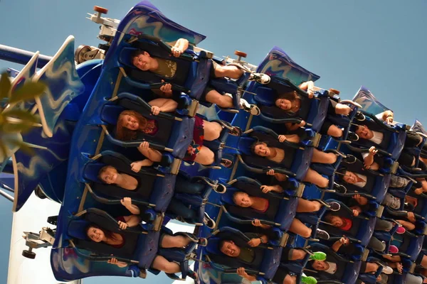 Orlando, Florida. 09 Eylül 2018 Manta Roller Coaster at Seaworld Tema Park şaşırtıcı..