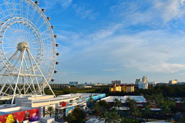 Orlando, Florida. 27 Eylül 2018. Hava panoramik Orlando göz, Kongre Merkezi ve sürücü International Drive otelleri.