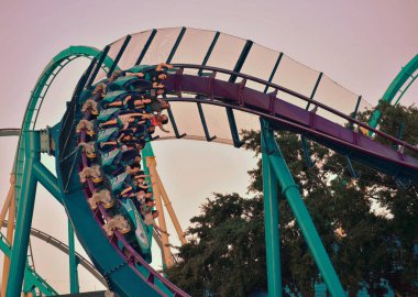 Orlando, Florida. 29 Eylül 2018. Internatioonal sürücüyü alanındaki müthiş Manta Ray Rollercoaster.