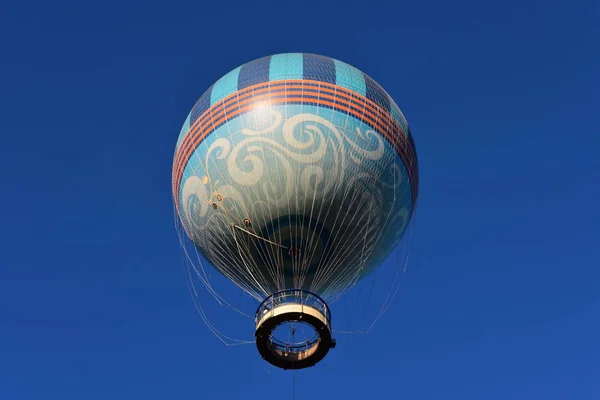 オーランド フロリダ州 2018 青い空を背景にレイク ブエナ ビスタの気球 — ストック写真