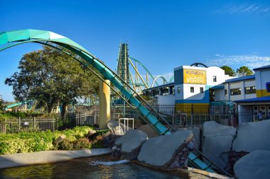 Orlando, Florida. 26 Şubat 2019. İnsanlar müthiş Kraken rollercoaster at Seaworld Tema Park (3 eğleniyor).