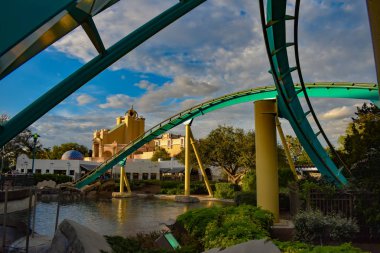 Orlando, Florida. 05 Mart 2019 insanlar sahip nehir cazibe sonsuz Falls, Seaworld deniz Tema Parkı (8 eğlenceli).