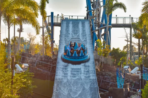 Orlando Florida Enero 2019 Personas Disfrutando Atracción Fluvial Infinity Falls — Foto de Stock