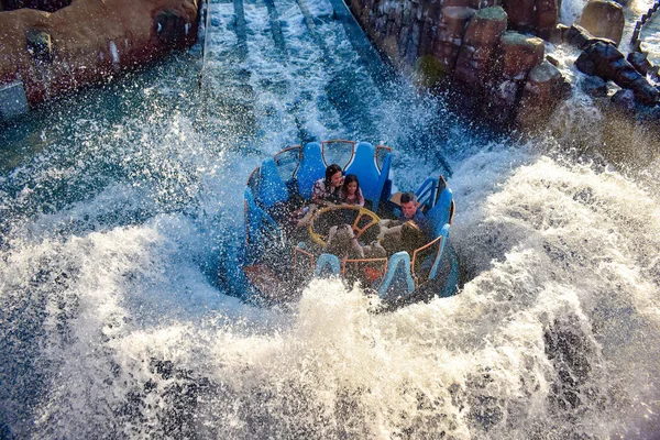 Orlando Florida Enero 2019 Personas Disfrutando Atracción Fluvial Infinity Falls — Foto de Stock