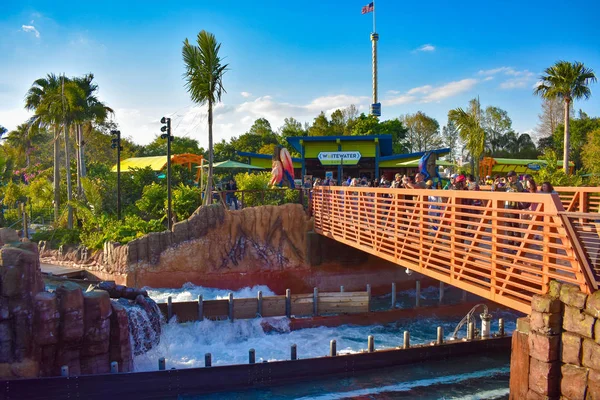 Orlando Florida Marzo 2019 Puente Naranja Atracción Infinity Falls Sky — Foto de Stock