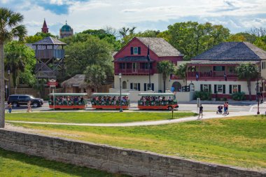 St Augustine, Florida. 31 Mart 2019. Panoramik arabası tur ve Castillo de San Marcos Fort Florida's Historic Coast (1 den tarihi kent).