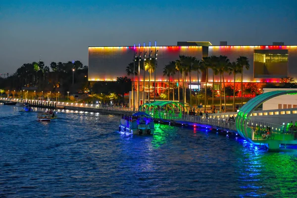 Tampa Bay Florida Marzo 2019 Illuminato Tampa Museum Art Riverwalk — Foto Stock