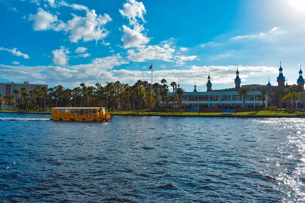 Tampa Bay Florida Mars 2019 Båttaxi Segling Hillsborough River Och — Stockfoto