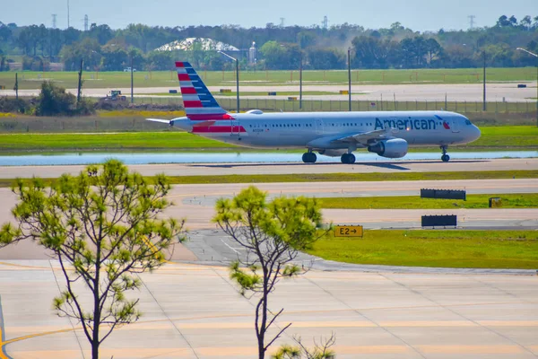Orlando Florida März 2019 Amerikanische Flugzeuge Auf Der Landebahn Bereiten — Stockfoto