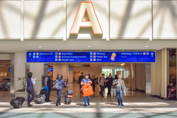 Orlando Florida Március 2019 Csomagmegőrzés Alatt Áll Orlando International Airport — Stock Fotó