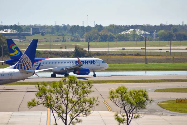 Orlando Florida March 2019 Spirit Airlines United Airlines Aircraft Runway — Stock Photo, Image