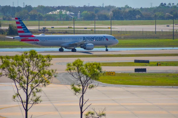 Orlando Florida März 2019 American Airlines Flugzeuge Auf Der Landebahn — Stockfoto